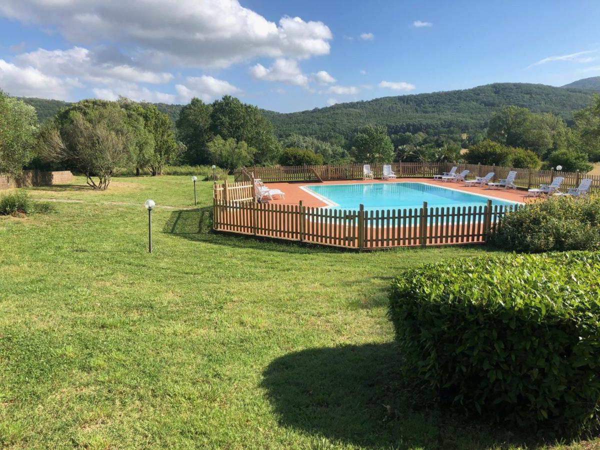 סאסטה Agriturismo Santa Lorica מראה חיצוני תמונה