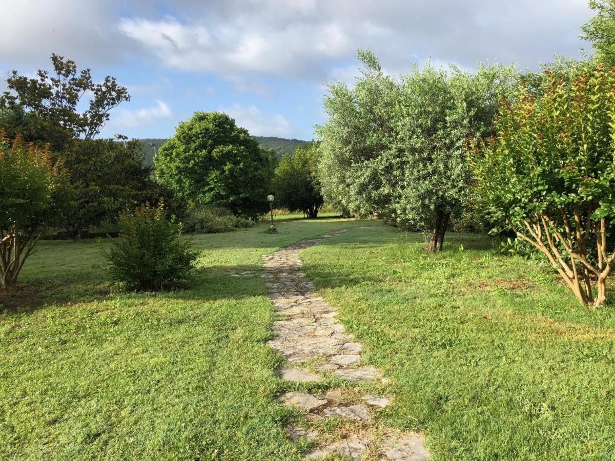 סאסטה Agriturismo Santa Lorica מראה חיצוני תמונה