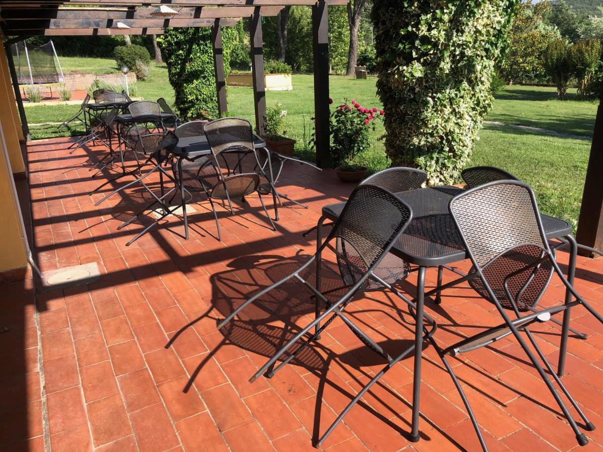 סאסטה Agriturismo Santa Lorica מראה חיצוני תמונה